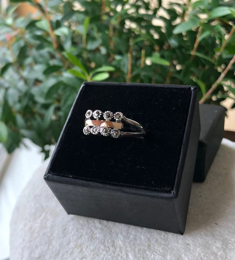 Anel Vintage 'Barra Dourada' em Prata de Lei 925 & Ouro de 9K