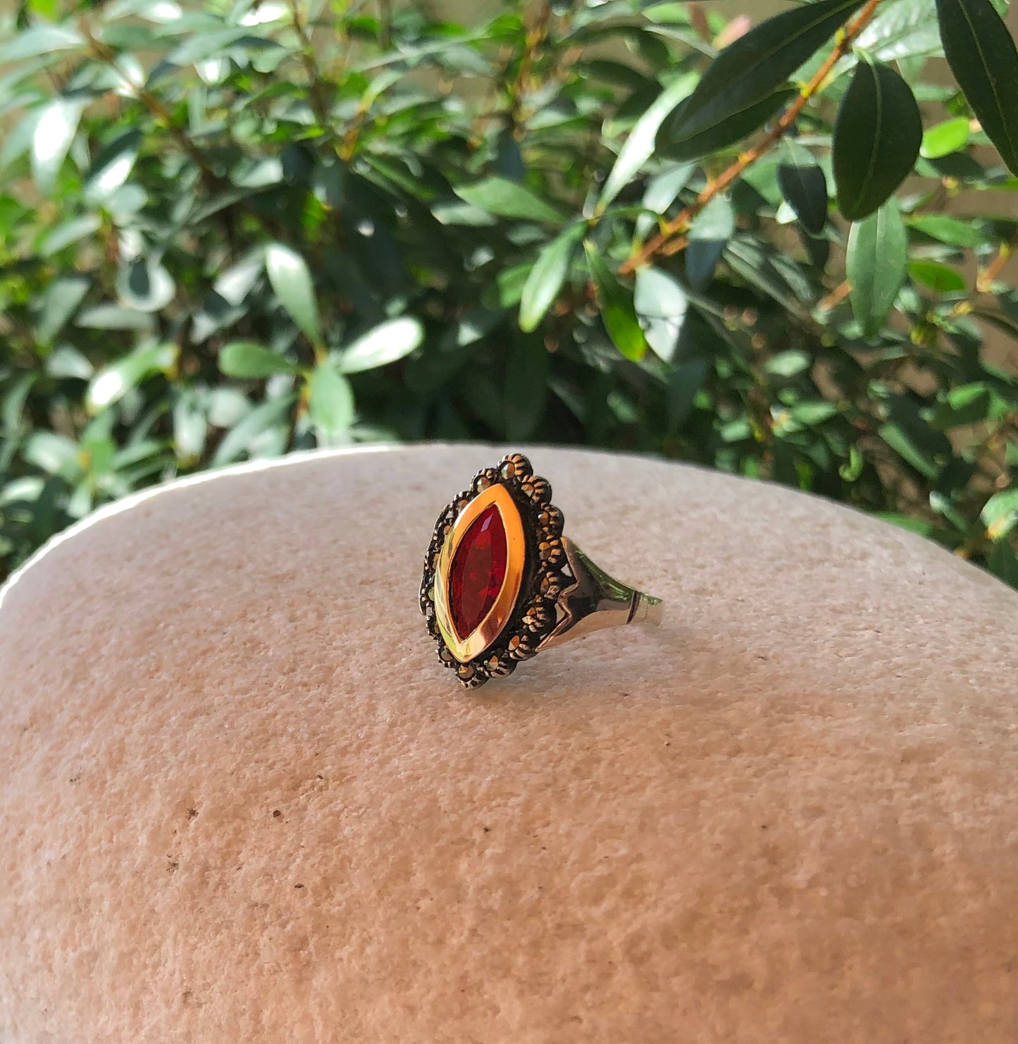 925 Sterling Silver & 9K Gold Red Zirconia Vintage Ring